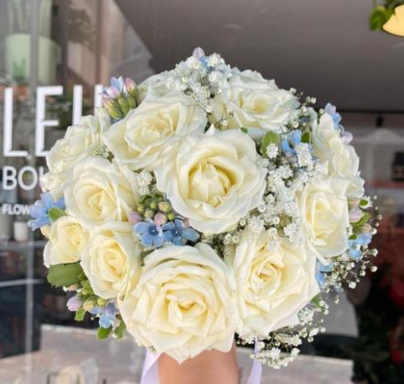 זר לכלה וורוד לבן וורדים