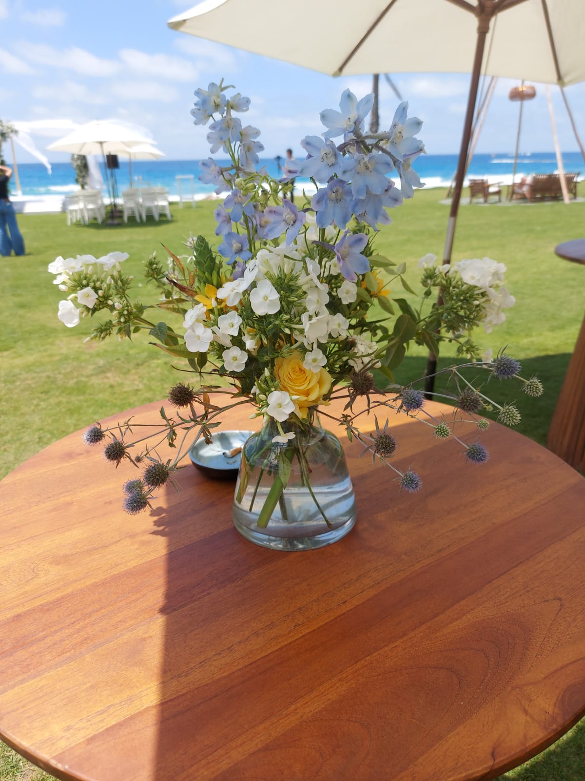 סידור אירוע פרחים וחופה לחתונה